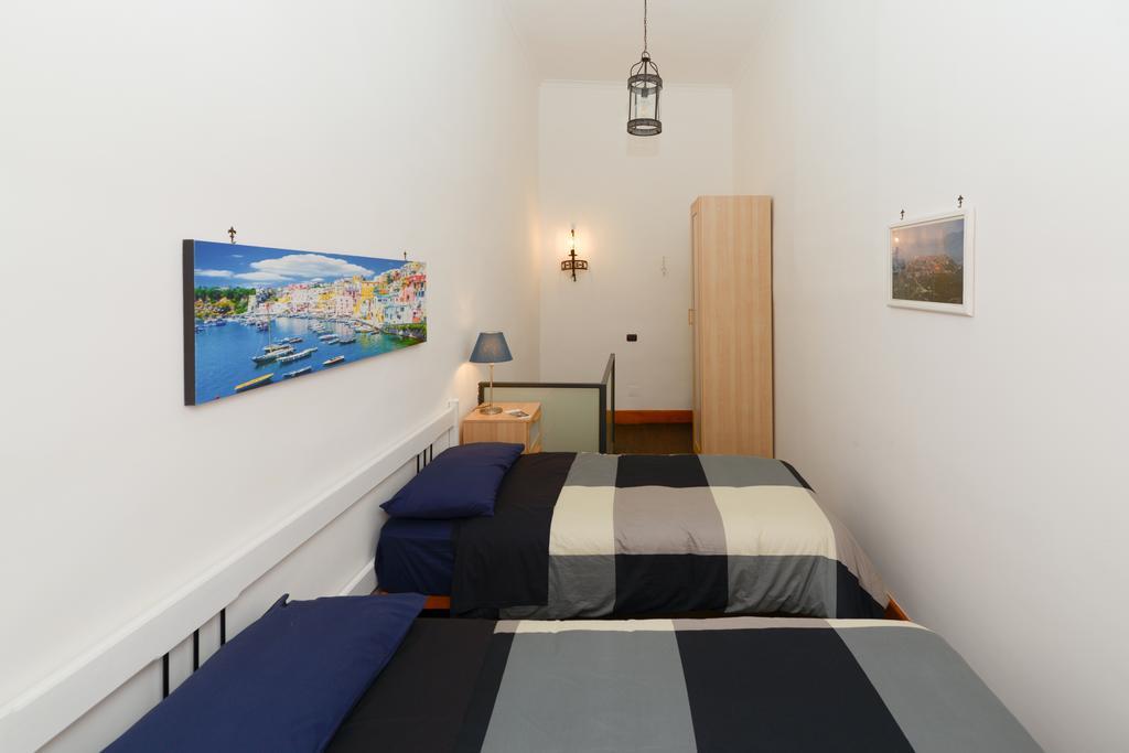 Residenza Santa Chiara Apartment เนเปิลส์ ภายนอก รูปภาพ