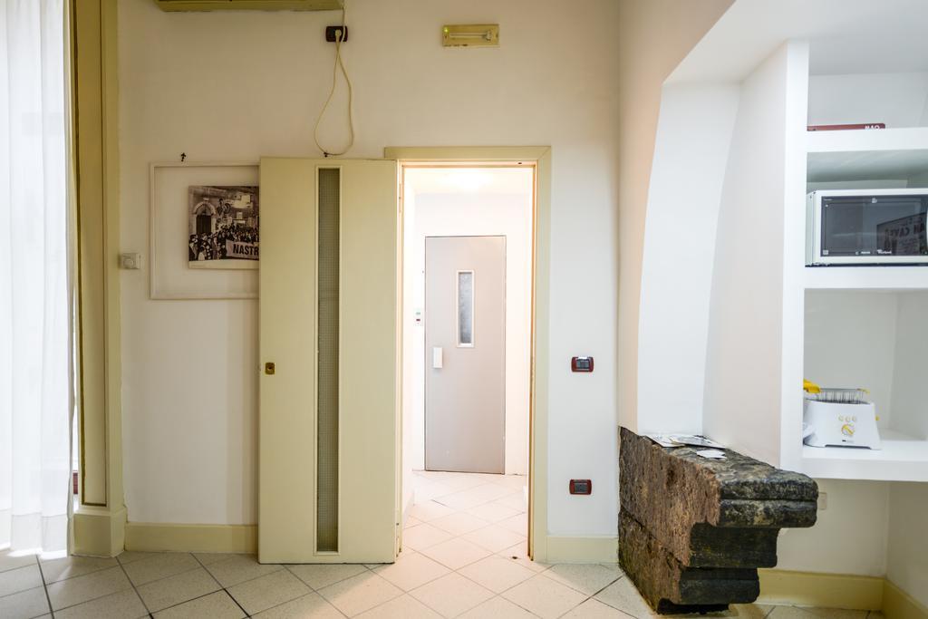 Residenza Santa Chiara Apartment เนเปิลส์ ภายนอก รูปภาพ