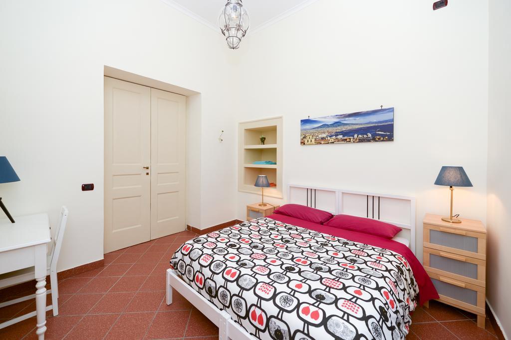Residenza Santa Chiara Apartment เนเปิลส์ ภายนอก รูปภาพ